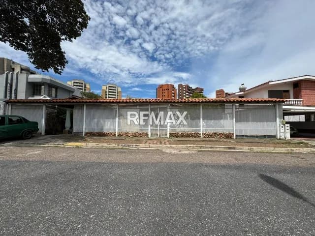 Casa Urb El Pedregal I para remodelar
