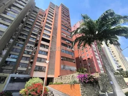 Julio Latouche 26-18943 Apartamento En Venta Avenida Bolivar Norte Valencia, 100 Metros, Amplio, Cómodo, Hermosa Cocina, Pozo De Agua, Vigilancia Permanente.