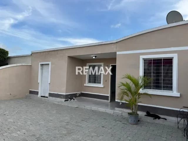 CASA EN VENTA URB. ROCA DEL NORTE