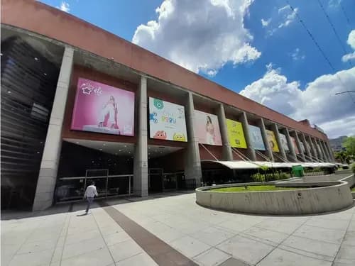 El Cafetal Plaza Las Americas. Alquiler Local Comercial 33.50 Mt2 / 1b