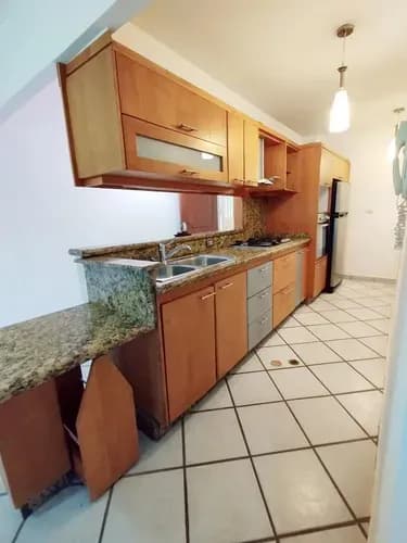 Apartamento En Alquiler San Diego Cerca De Universidades, Pozo De Agua Y Muy Cerca A La Av. Yely Romero. 001