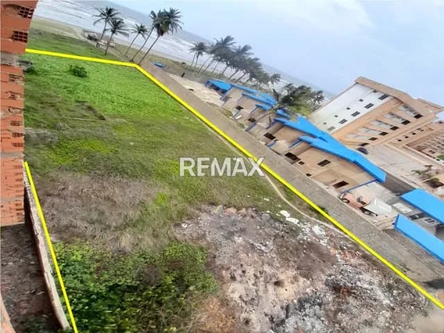 EN VENTA TERRENO DE (1.500 MT2) A ORILLA DEL MAR, EN EL SECTOR ARAGUITA EN TUCACAS.