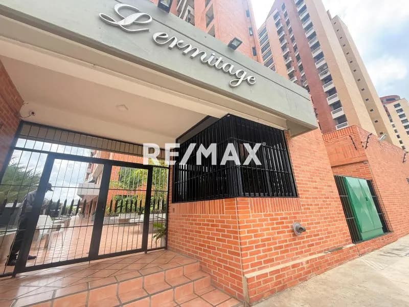 SE VENDE APARTAMENTO EN TRIANGULO DEL ESTE LERMITAGE