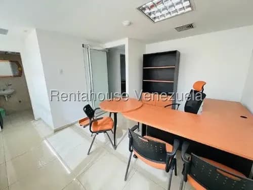 Maritza Lucena Alquila Oficina Este De Barquisimeto.