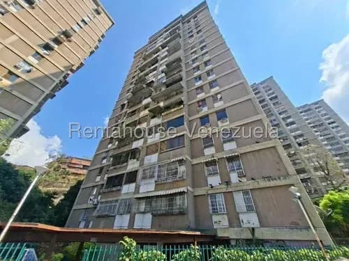 Apartamento En Venta Fresco E Iluminado En Av. Principal Del Paraíso Mls #26-14025