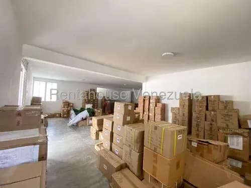 Daniela Linarez Alquila Excelente Local Multipropósito De 90 M2 Con 1 Baño, 1 Puesto De Estacionamiento, Ubicado En Los Libertadores Barquisimeto