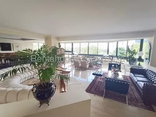 Af- De Oportunidad, Apartamento En Venta En El Country Club, Con Imponente Vista Panorámica, Amplio, 3 Habitaciones Con Baño Privado, 4 Puestos De Estacionamiento, Edificio Con Vigilancia