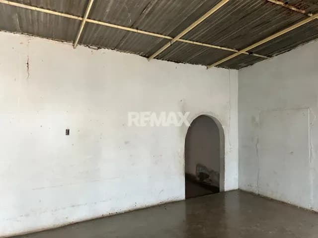 VENDO AMPLIO TERRENO CON CASA GRANDE TUREN