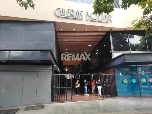 HERMOSA OFICINA EN ALQUILER A ESTRENAR EN SABANA GRANDE