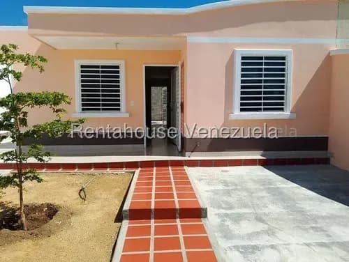 Fredxia Castillo Alquila Hermosa Casa Moderna Semi Equipada En La Ensenada, Barquisimeto. Fc # 26-21594.
