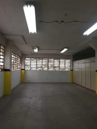 Alquiler O Venta De Galpón Industrial (piso Industrial . Mezzanina) En Ruiz Pineda, Caracas, Bv