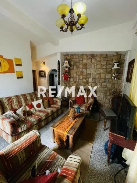 Excelente Casa en Venta Patarata de 4 Ambientes, de 225m².