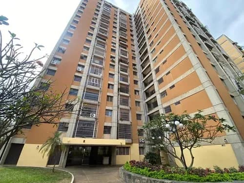 Valle Abajo ! Venta Precioso Ph Duplex, 141.38 M2, Terraza Externa, 3 Hab, 3 Baños, 2pe, Cocina En Perfecto Estado. Área Servicio, Edificio Impecable, Agua Constante, Calle Tranquila, Seguridad 24/7 !