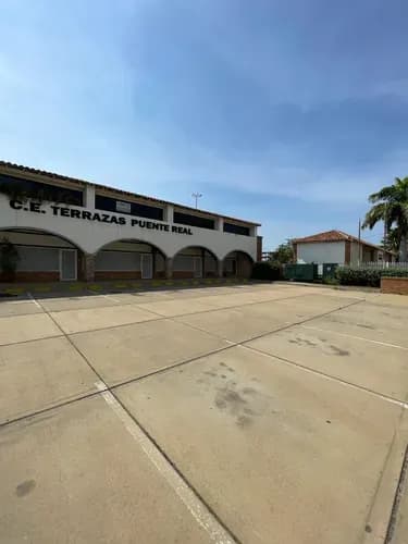 El Centro Empresarial Terrazas Puente Real 919m2 Nueva Barcelona (se Vende Completo)