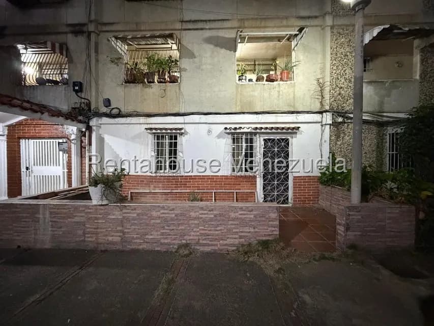 Apartamento (1 Nivel) en Venta en Caricuao, Distrito Metropolitano