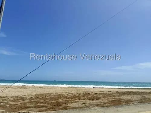 Apartamento Dúplex A Pasos De La Caracola. Laguna Morro Exclusivo Condominio De Siempre. Sus Espacios Y Su Distribución Con Sus Techos De Doble Altura Marcan La Diferencia En Conford, Comodida. Mas