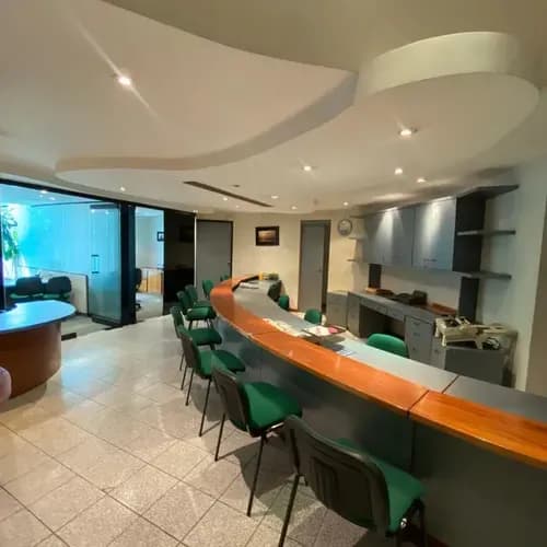Local Comercial En Alquiler- Urb. El Rosal