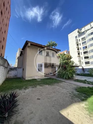 Vende Casa Terreno , Urbanizacion La Soledad Maracay, 578mts2 Terreno Propio. Con Gran Potencial Para Comercios. Negociable. Estado Aragua 022js