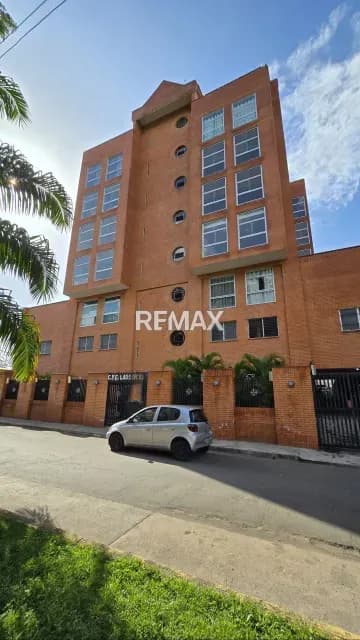 En Alquiler Oficina en Las Acacias