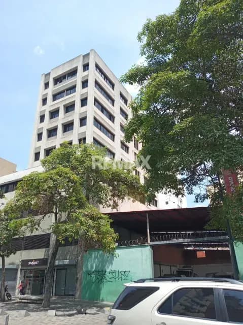 VENTA DE AMPLIA OFICINA EN LAS DELICIAS SABANA GRANDE