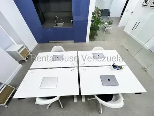 Amplia Oficina En Venta En Los Palos Grandes Lj 26-20285
