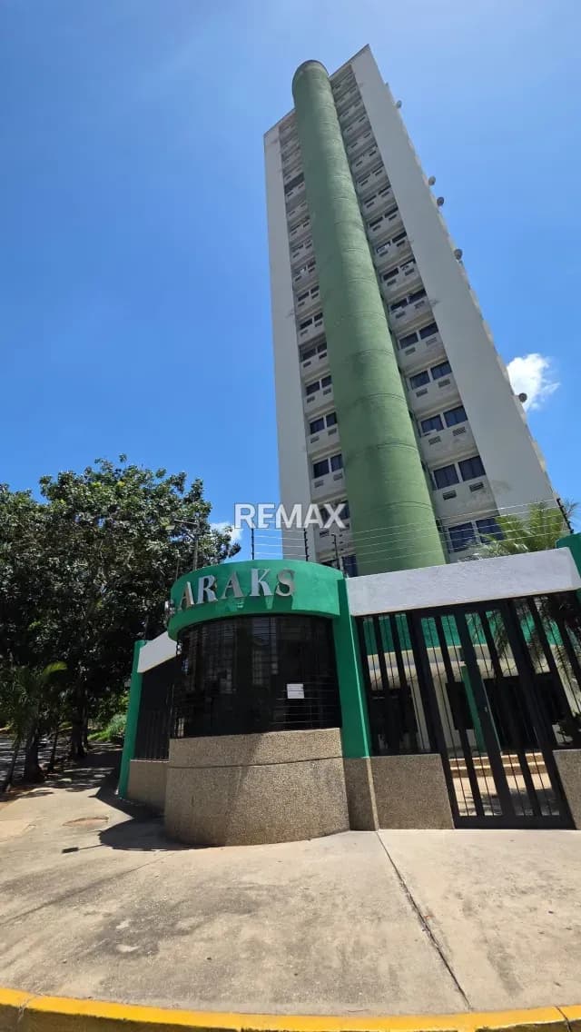 EN ALQUILER APARTAMENTO AMOBLADO EN RES. ARAKS URB. LOS MANGOS