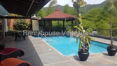 Hermosa Casa Con Piscina En Venta En Prados Del Este 26-21343 Ma
