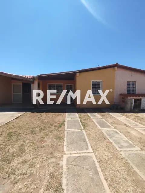Casa en obra blanca en Urb. Las Marites. Isla de Margarita