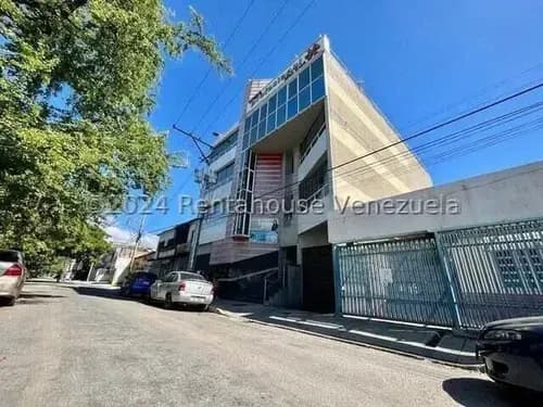 Consultorio / Oficina En Piso Bajo - Excelente Ubicación Maracay. Ljsa 25-13613