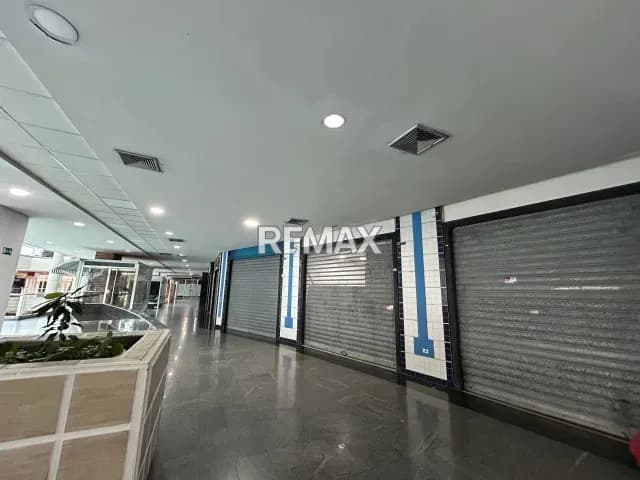 Local Comercial en Venta En CC Cristal