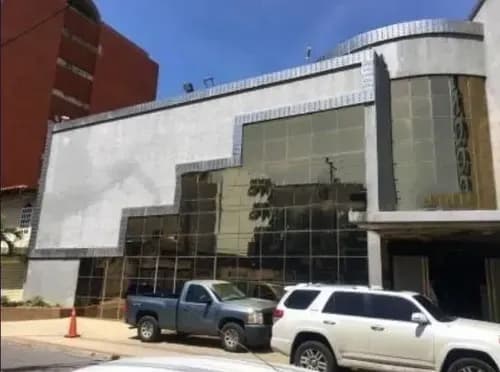 Venta De Lujoso Local Comercial En Porlamar Isla De Margarita. (f.r)