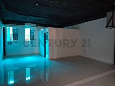 Alquiler local comercial en el Centro Comercial Puente Real