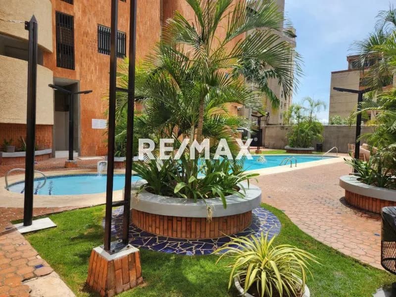 Se ALQUILA APARTAMENTO EN EDIFICIO EDÉN PARK