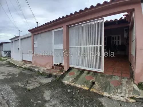 Maritza Lucena Vende Hermosa Casa Duplex En Cabudare, Ideal Para Quienes Buscan Comodidad, Seguridad Y Una Ubicación Estratégica.