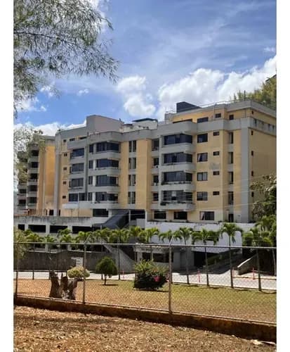 Apartamento En Venta.urb.miranda 4h/5b/4pe