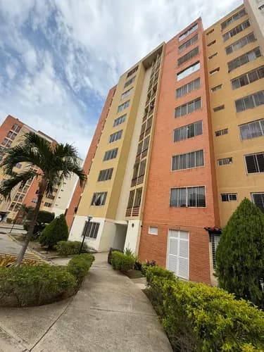 Mariana Vende Apartamento En Doral Contry Naguangaua Nestor M