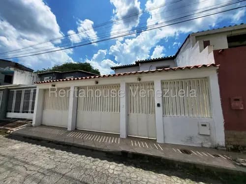 Casa En Venta En La Trinidad En Cagua Aragua 26-7335 Irrr