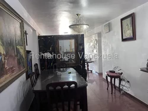 Dalisa Bigott Vende Amplio Apartamento Con Maletero | 3h/2b | Con Piscina Y Canchas, Metropolitano Javier Av. Libertador | Barquisimeto # 26-19171