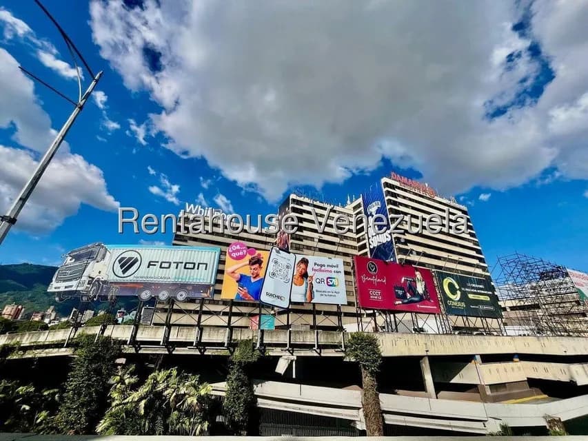 Comercial (Oficina) en Alquiler en Chuao, Distrito Metropolitano