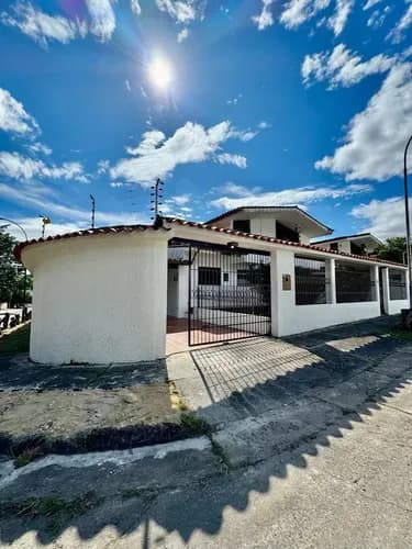Se Vende Casa En Altos De Pirineos