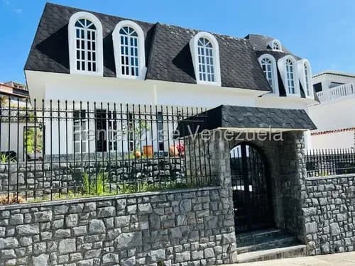 Casa En Alquiler En Los Naranjos Mls#26-13107 - Naomi Sánchez