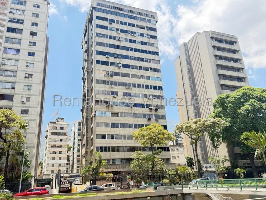 Comercial (Oficina) en Alquiler en El Recreo, Distrito Metropolitano