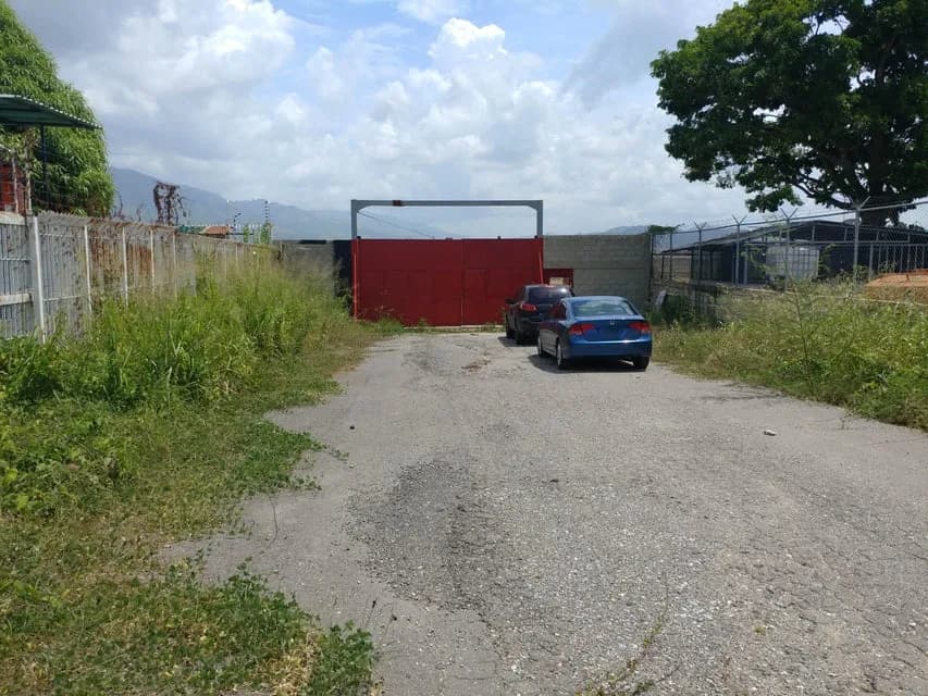 Terreno (Comercial) en Venta en El Marques, Miranda