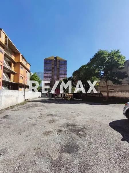 VENTA DE TERRENO EN LAS MERCEDES