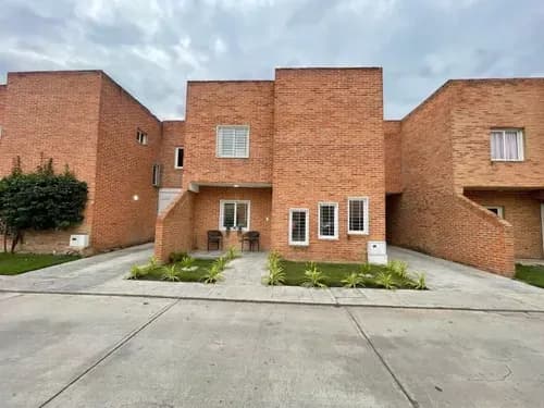 En Venta Town House Equipado Y Amoblado En Residecias Villa Vajegreda San Diego Valencia Carabobo Lch
