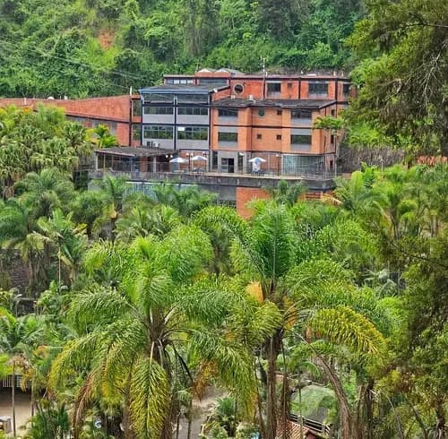 En Venta Edificio Espectacular Para Centro De Bienestar Integral 25-93. Tt