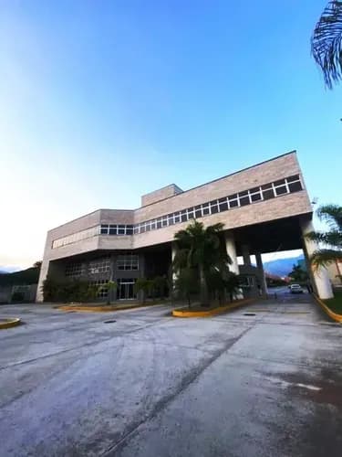 Galpones V.i.p Centro Empresarial Del Norte, El Manantial, Naguanagua. PLG-165