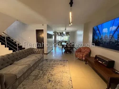 Casa En Venta En Colinas De La California Completamente Remodelada Ubicada En Calle Cerrada Con Doble Vigilancia 26-17178 Jc