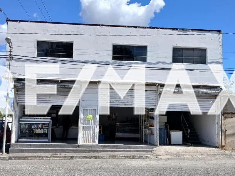 local comercial con deposito en esquina