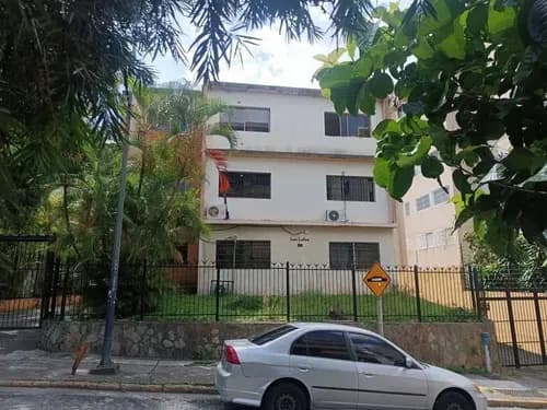 Ms: 26-419 Invierta En Espacioso Terreno Con Edificio, En Calle La Cinta De Las Mercedes. A=932m2.